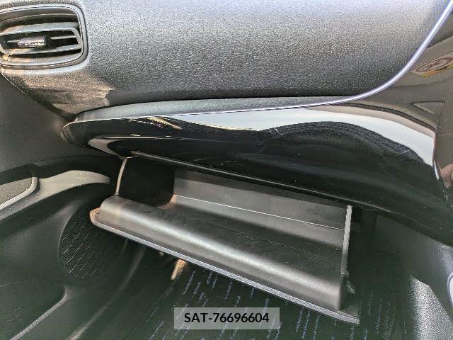Toyota PRIUS 2018-02 366368-17