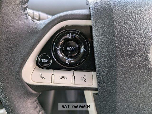 Toyota PRIUS 2018-02 366368-16