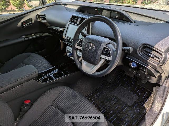 Toyota PRIUS 2018-02 366368-3
