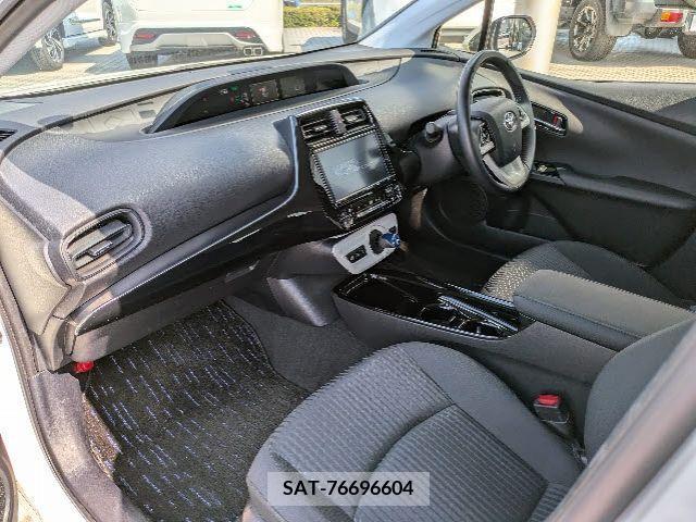 Toyota PRIUS 2018-02 366368-12