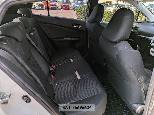 Toyota PRIUS 2018-02 366368-9