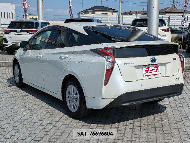 Toyota PRIUS 2018-02 366368-8