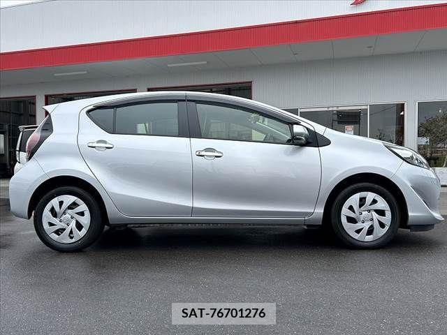 Toyota AQUA 2021-02 292299-11
