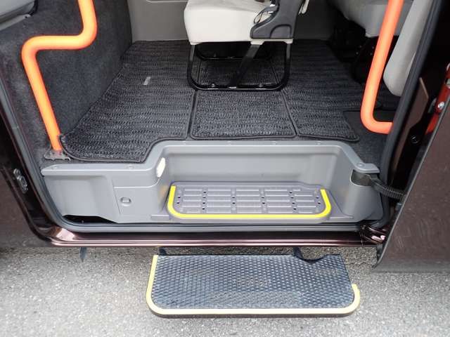 Nissan CARAVAN WAGON 2018-09 24215-5