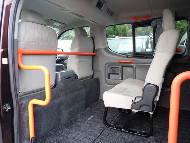 Nissan CARAVAN WAGON 2018-09 24215-24