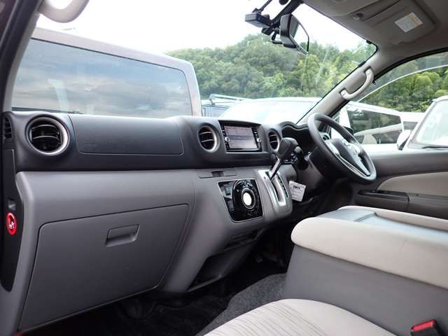 Nissan CARAVAN WAGON 2018-09 24215-21