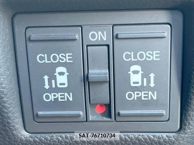 Honda N BOX CUSTOM 2017-10 249650-3