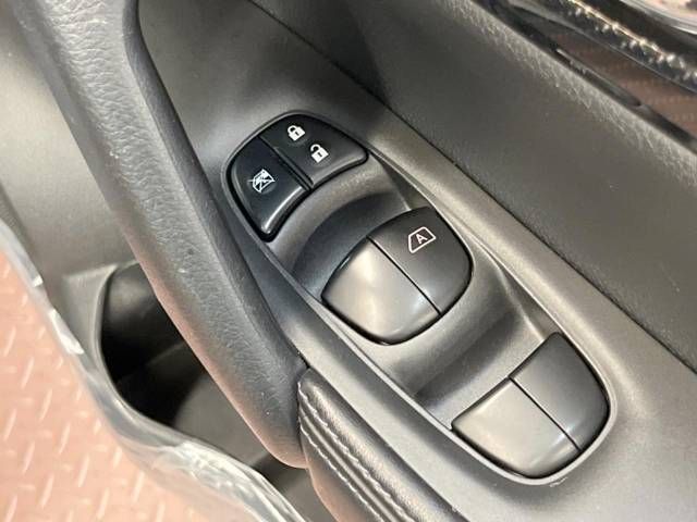 Nissan X-TRAIL 2019-06 23499-14