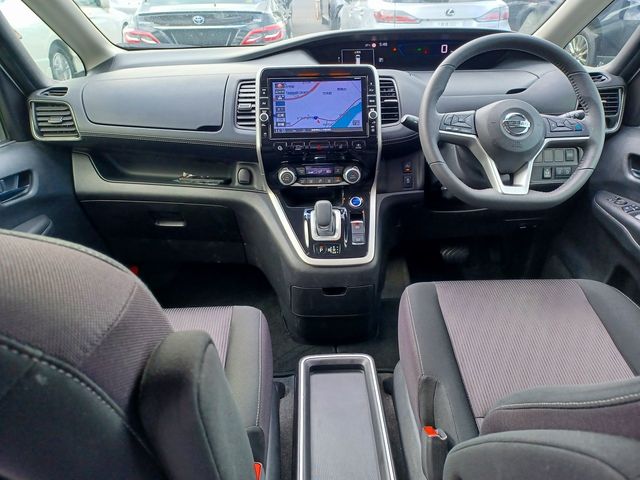 Nissan SERENA 2018-08 20667-1