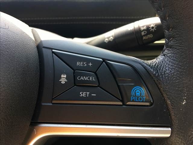 Nissan SERENA 2018-08 20667-11