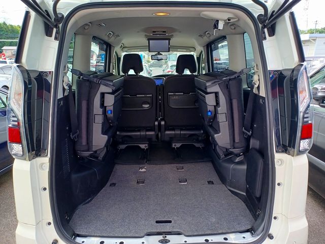 Nissan SERENA 2018-08 20667-6