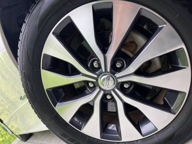 Nissan SERENA 2018-04 188504-13