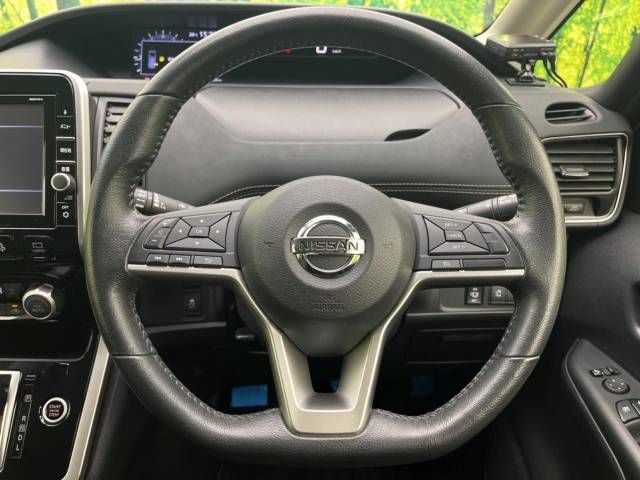 Nissan SERENA 2018-04 188504-12