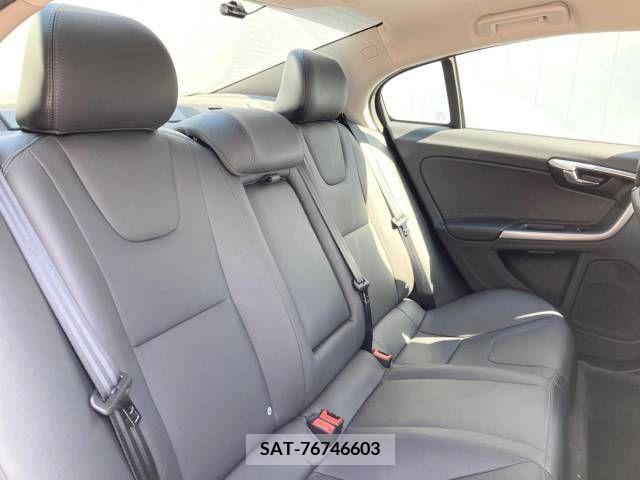 Volvo S60 2019-06 217621-11