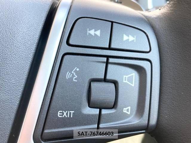 Volvo S60 2019-06 217621-8