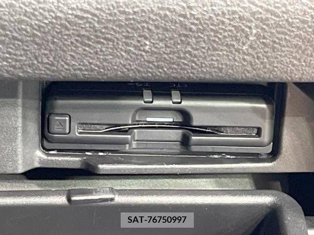 Nissan SERENA 2019-10 284138-5