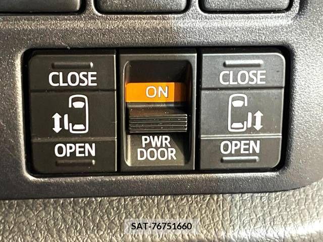 Toyota VOXY 2019-09 350656-6