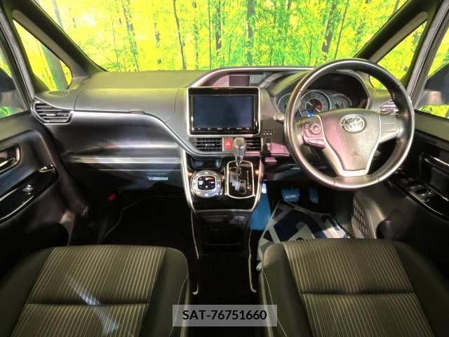 Toyota VOXY 2019-09 350656-1