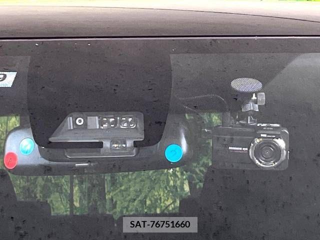 Toyota VOXY 2019-09 350656-2