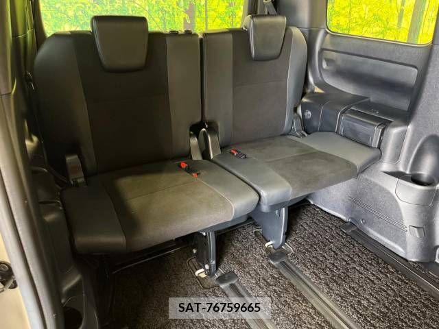 Toyota NOAH HYBRID 2018-07 354982-10