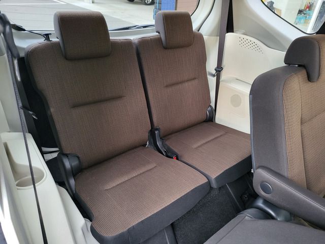 Toyota SIENTA 2016-10 183386-11