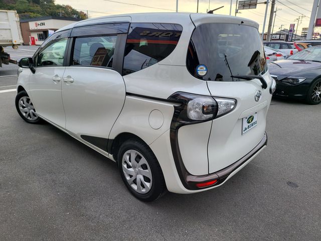 Toyota SIENTA 2016-10 183386-4
