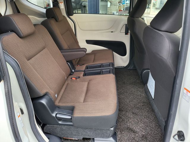 Toyota SIENTA 2016-10 183386-10