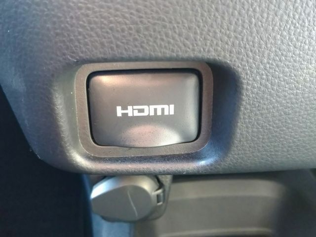 Toyota VOXY HYBRID 2022-12 27882-22