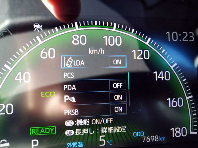 Toyota VOXY HYBRID 2022-12 27882-13