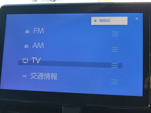 Toyota VOXY HYBRID 2022-12 27882-17