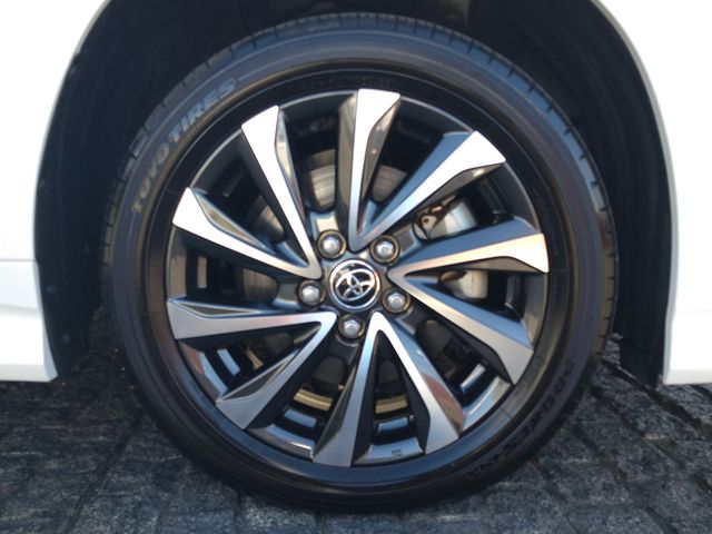 Toyota VOXY HYBRID 2022-12 27882-6