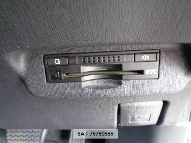 Toyota PRIUS 2014-08 386156-5