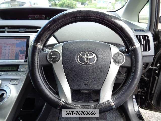 Toyota PRIUS 2014-08 386156-6