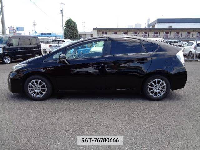 Toyota PRIUS 2014-08 386156-17