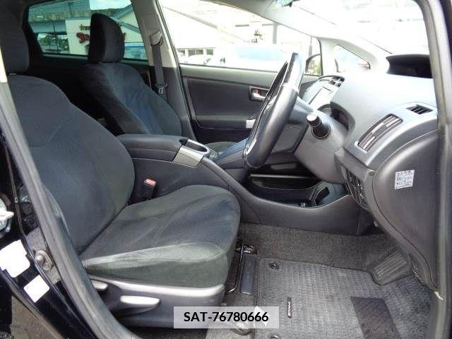 Toyota PRIUS 2014-08 386156-2