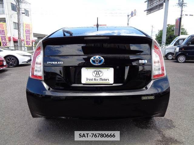Toyota PRIUS 2014-08 386156-15