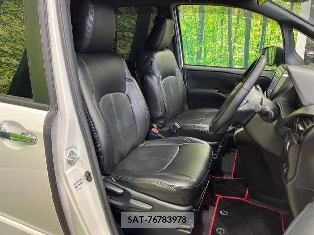 Toyota VOXY 2019-06 321645-12