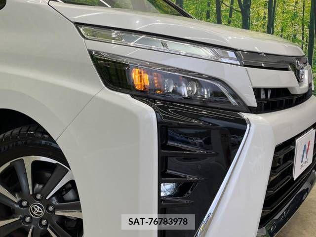 Toyota VOXY 2019-06 321645-9