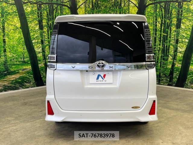 Toyota VOXY 2019-06 321645-17