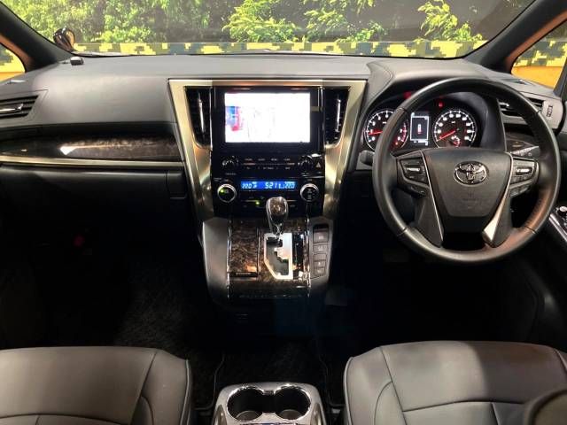 Toyota ALPHARD 2021-09 187847-1