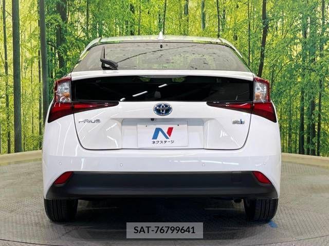 Toyota PRIUS 2021-06 331367-15