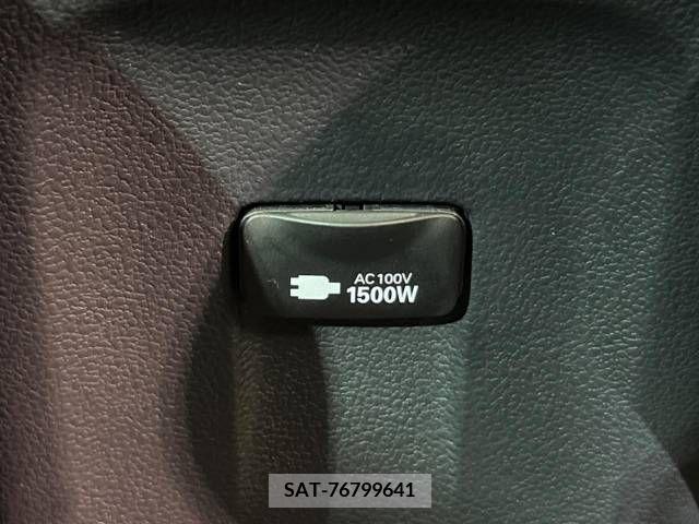 Toyota PRIUS 2021-06 331367-8