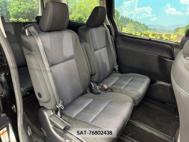 Toyota VOXY HYBRID 2016-04 370602-8
