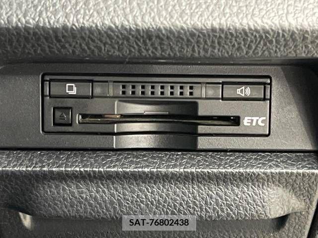 Toyota VOXY HYBRID 2016-04 370602-6