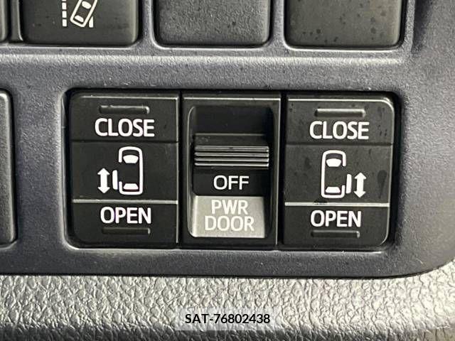 Toyota VOXY HYBRID 2016-04 370602-5