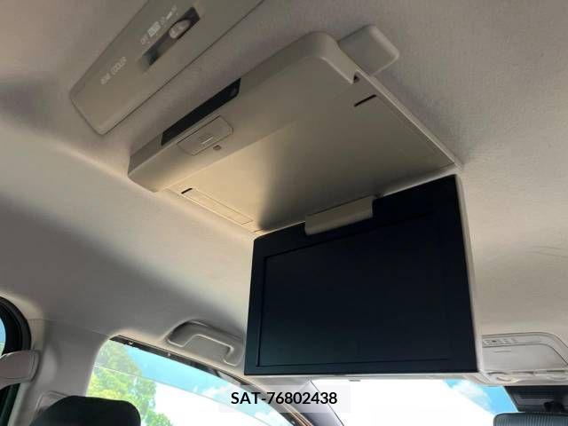 Toyota VOXY HYBRID 2016-04 370602-4