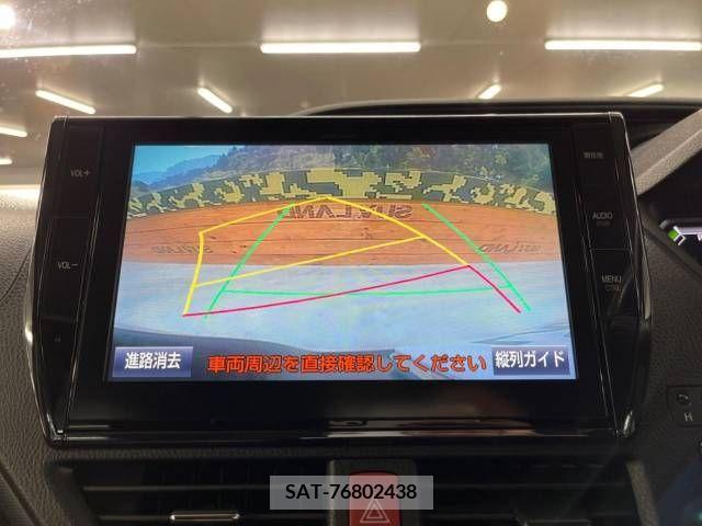 Toyota VOXY HYBRID 2016-04 370602-3