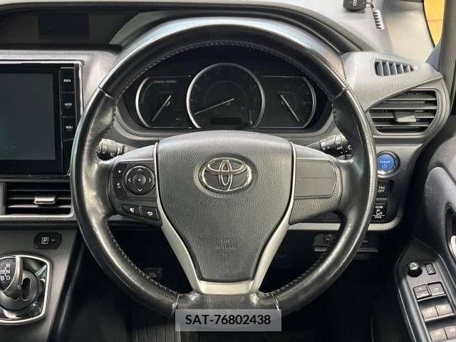 Toyota VOXY HYBRID 2016-04 370602-11