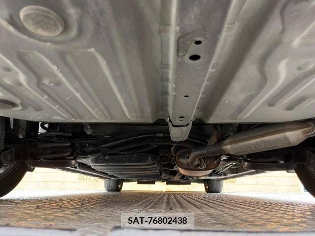 Toyota VOXY HYBRID 2016-04 370602-19