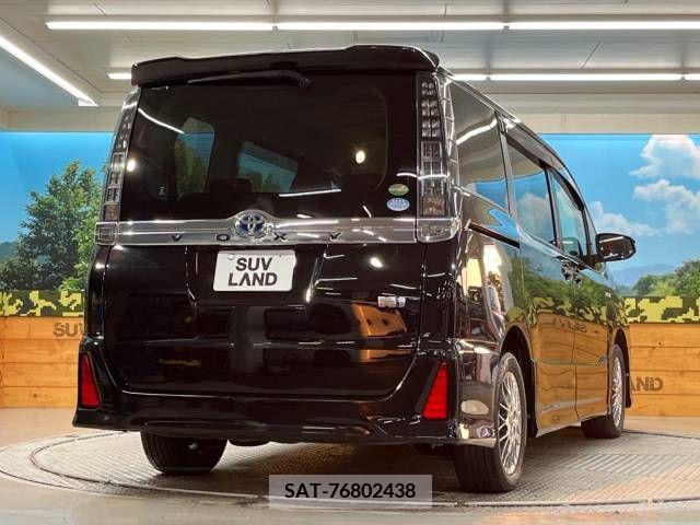Toyota VOXY HYBRID 2016-04 370602-17